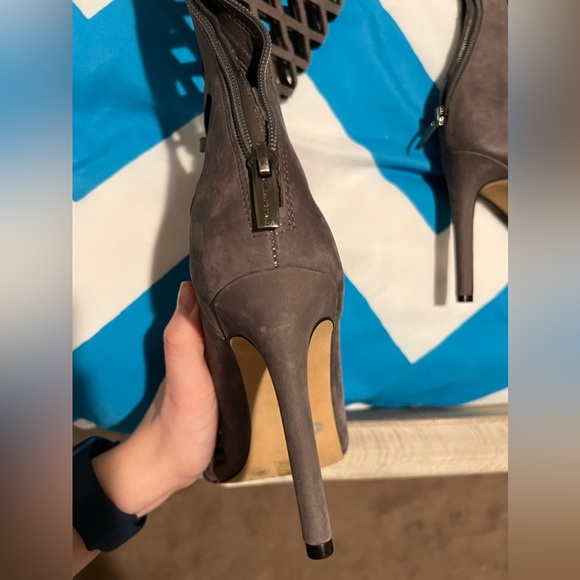 Vince Camuto grey thigh high sandals heels 38 - Picture 5 of 11